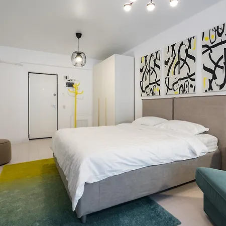 P19 Apartment *