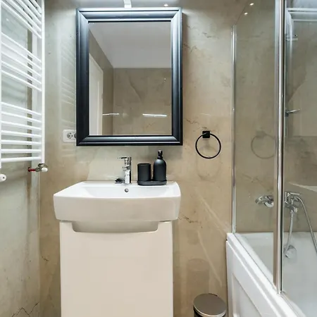P19 Apartment *