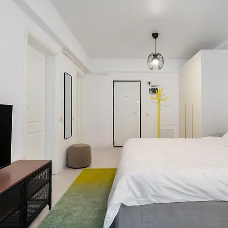 P19 Apartment *